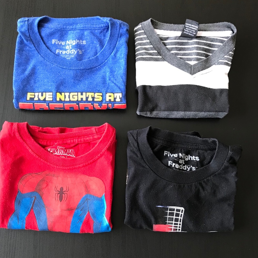 ✨⭐️BOYS LOT 4 SHIRTS SIZE 6, XS, 7 SPIDERMAN ⭐️✨
